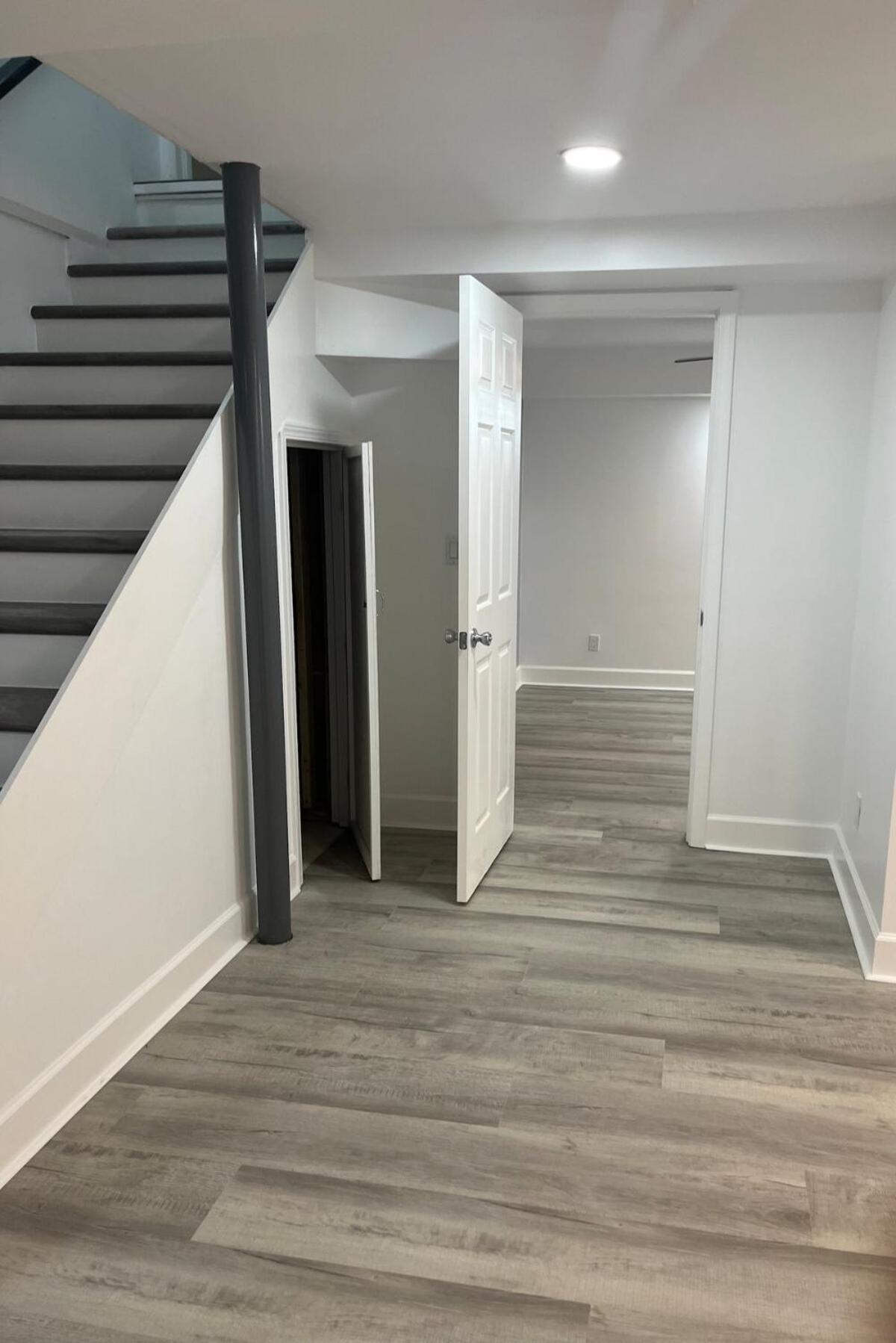 New Quiet Intwn With Private Entry, Bath & Patio *
